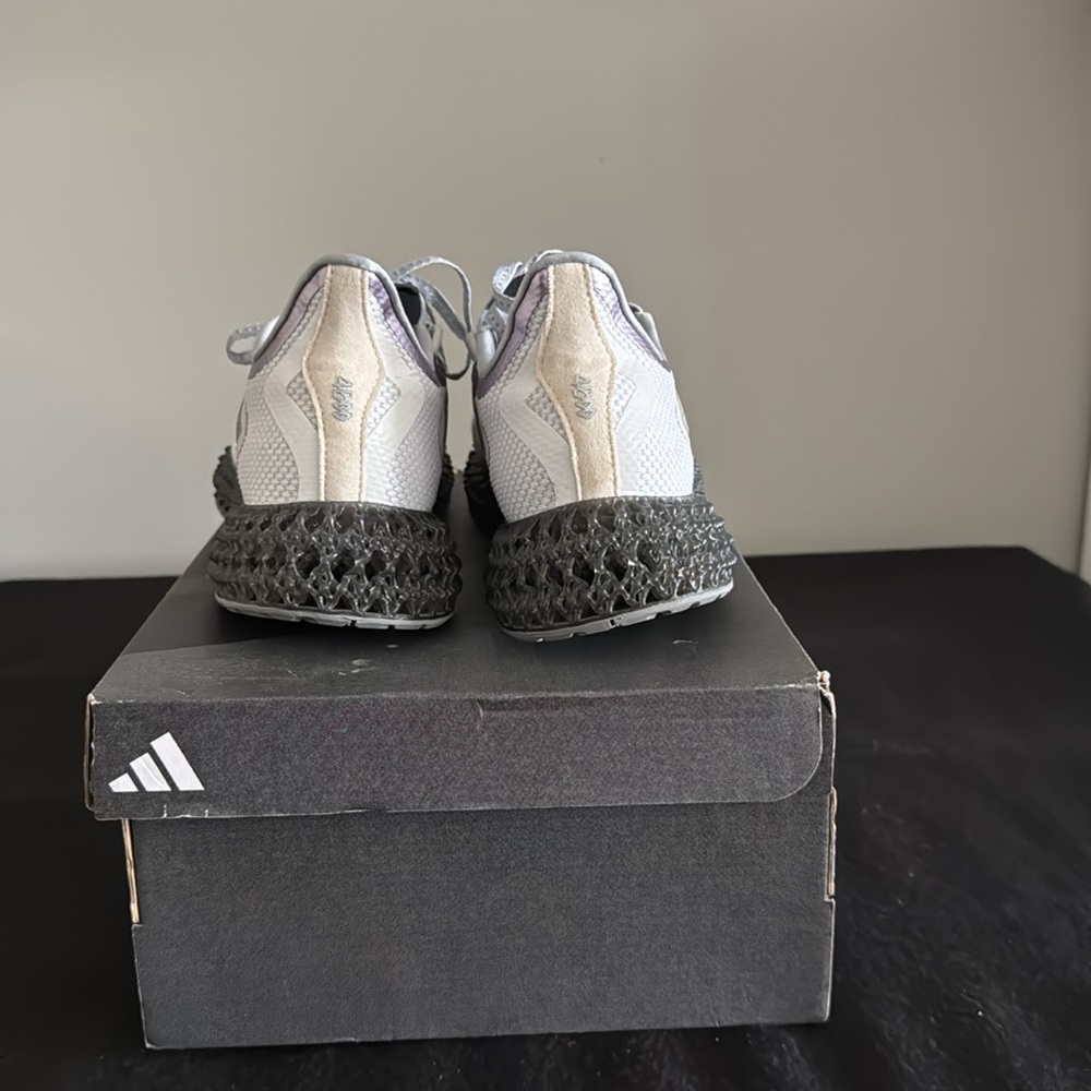 Adidas running shoes (HP3204)
Women’s size 9 - Picture 6 of 7